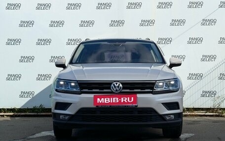 Volkswagen Tiguan II, 2020 год, 2 385 000 рублей, 2 фотография