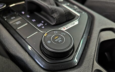 Volkswagen Tiguan II, 2020 год, 2 385 000 рублей, 20 фотография