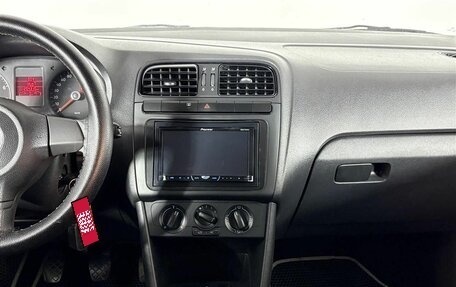 Volkswagen Polo VI (EU Market), 2013 год, 660 000 рублей, 11 фотография