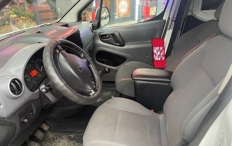 Peugeot Partner II рестайлинг 2, 2010 год, 360 000 рублей, 6 фотография