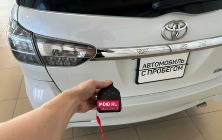 Toyota Wish II, 2012 год, 1 649 000 рублей, 25 фотография