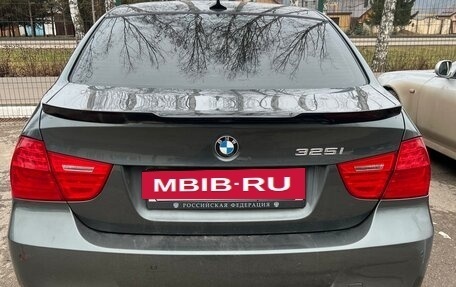 BMW 3 серия, 2011 год, 870 000 рублей, 3 фотография