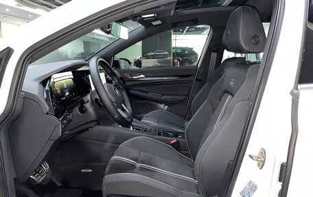 Volkswagen Golf VIII, 2022 год, 1 310 000 рублей, 13 фотография