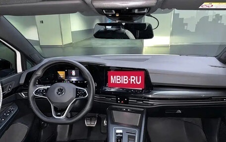 Volkswagen Golf VIII, 2022 год, 1 310 000 рублей, 15 фотография