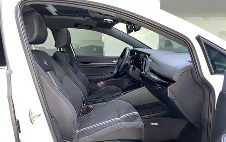 Volkswagen Golf VIII, 2022 год, 1 310 000 рублей, 24 фотография