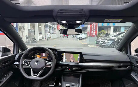 Volkswagen Golf VIII, 2022 год, 1 300 000 рублей, 15 фотография