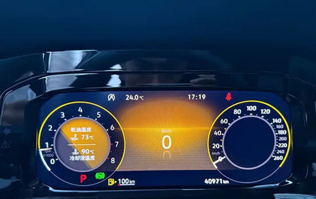 Volkswagen Golf VIII, 2022 год, 1 300 000 рублей, 17 фотография