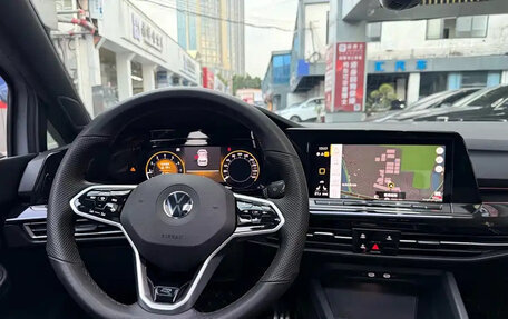 Volkswagen Golf VIII, 2022 год, 1 300 000 рублей, 16 фотография