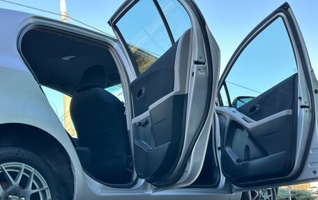 Toyota Yaris III рестайлинг, 2006 год, 640 000 рублей, 12 фотография