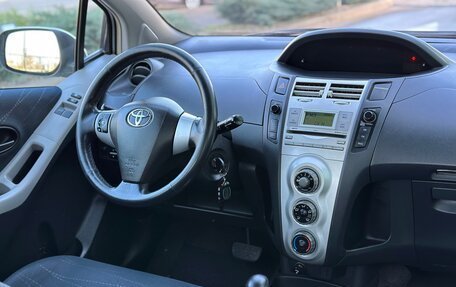 Toyota Yaris III рестайлинг, 2006 год, 640 000 рублей, 20 фотография