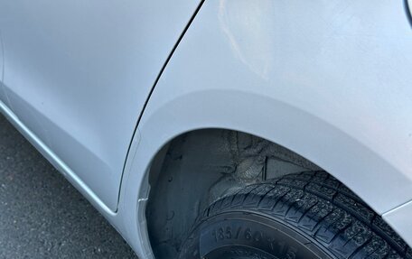 Toyota Yaris III рестайлинг, 2006 год, 640 000 рублей, 14 фотография