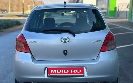 Toyota Yaris III рестайлинг, 2006 год, 640 000 рублей, 6 фотография