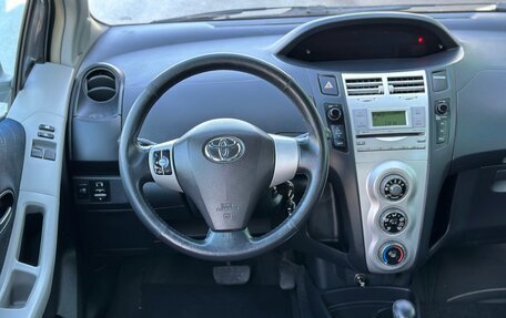 Toyota Yaris III рестайлинг, 2006 год, 640 000 рублей, 22 фотография