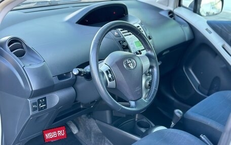 Toyota Yaris III рестайлинг, 2006 год, 640 000 рублей, 21 фотография