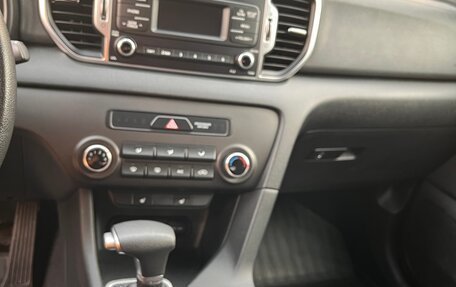 KIA Sportage IV рестайлинг, 2018 год, 1 950 000 рублей, 14 фотография