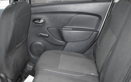 Renault Logan II, 2019 год, 985 000 рублей, 11 фотография