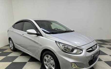 Hyundai Solaris II рестайлинг, 2011 год, 800 000 рублей, 3 фотография
