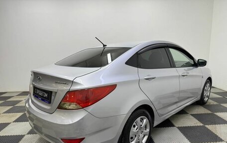 Hyundai Solaris II рестайлинг, 2011 год, 800 000 рублей, 5 фотография