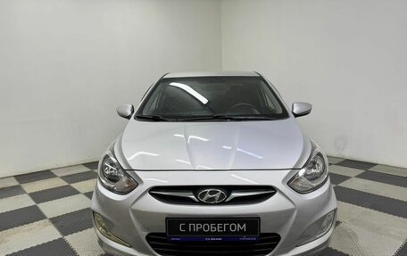 Hyundai Solaris II рестайлинг, 2011 год, 800 000 рублей, 2 фотография