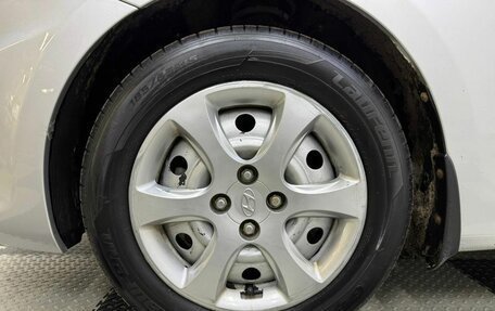 Hyundai Solaris II рестайлинг, 2011 год, 800 000 рублей, 12 фотография