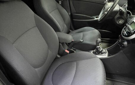 Hyundai Solaris II рестайлинг, 2011 год, 800 000 рублей, 9 фотография