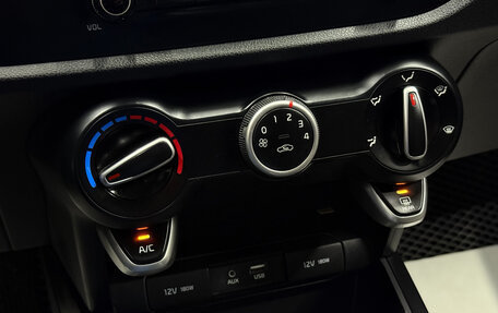 KIA Rio IV, 2018 год, 1 290 000 рублей, 15 фотография