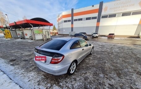 Mercedes-Benz C-Класс, 2004 год, 435 000 рублей, 3 фотография