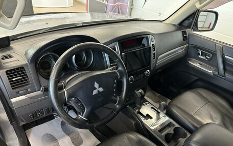 Mitsubishi Pajero IV, 2015 год, 2 699 900 рублей, 11 фотография