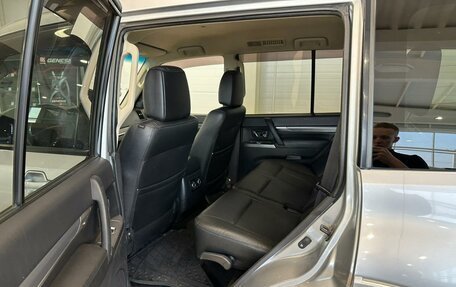 Mitsubishi Pajero IV, 2015 год, 2 699 900 рублей, 18 фотография