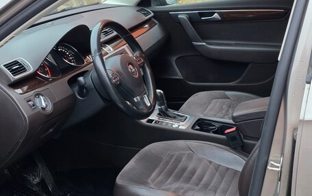 Volkswagen Passat B7, 2013 год, 1 050 000 рублей, 2 фотография