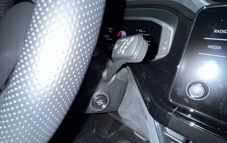 Volkswagen Polo VI (EU Market), 2021 год, 2 050 000 рублей, 27 фотография