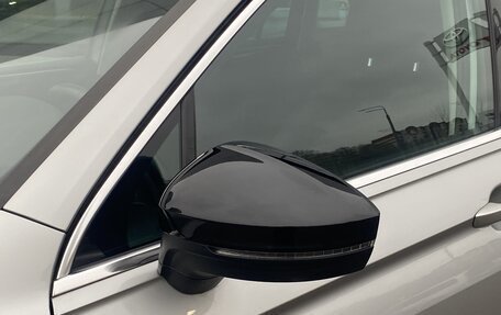 Volkswagen Tiguan II, 2019 год, 2 498 000 рублей, 5 фотография