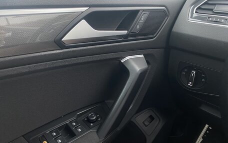 Volkswagen Tiguan II, 2019 год, 2 498 000 рублей, 11 фотография