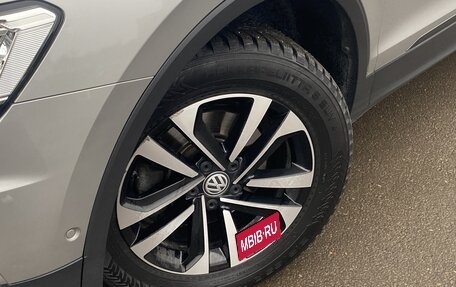 Volkswagen Tiguan II, 2019 год, 2 498 000 рублей, 3 фотография