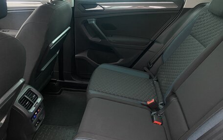 Volkswagen Tiguan II, 2019 год, 2 498 000 рублей, 14 фотография