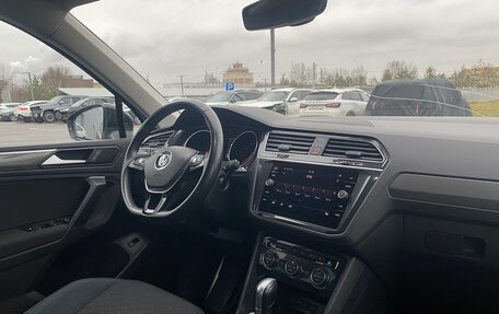 Volkswagen Tiguan II, 2019 год, 2 498 000 рублей, 16 фотография