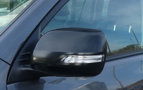 Toyota Land Cruiser Prado 150 рестайлинг 2, 2022 год, 9 900 000 рублей, 5 фотография