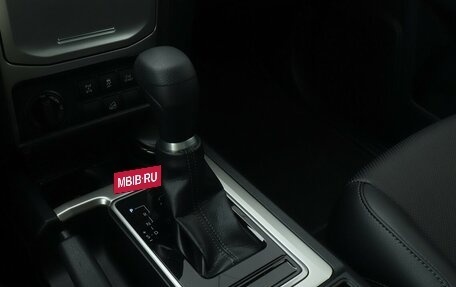 Toyota Land Cruiser Prado 150 рестайлинг 2, 2022 год, 9 900 000 рублей, 9 фотография