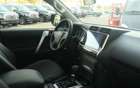 Toyota Land Cruiser Prado 150 рестайлинг 2, 2022 год, 9 900 000 рублей, 17 фотография