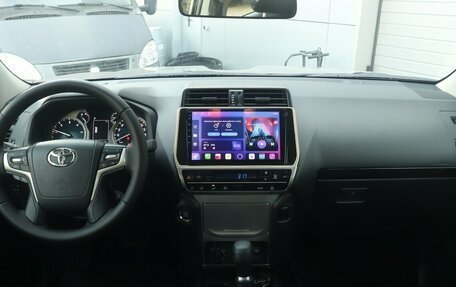 Toyota Land Cruiser Prado 150 рестайлинг 2, 2022 год, 9 900 000 рублей, 16 фотография