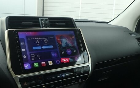 Toyota Land Cruiser Prado 150 рестайлинг 2, 2022 год, 9 900 000 рублей, 8 фотография