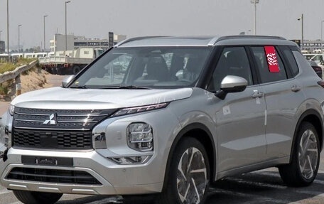 Mitsubishi Outlander, 2025 год, 5 600 000 рублей, 1 фотография