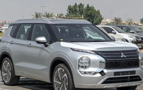 Mitsubishi Outlander, 2025 год, 5 600 000 рублей, 3 фотография