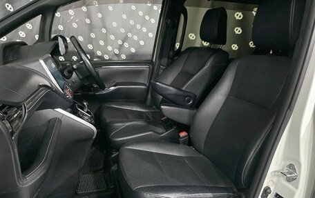 Toyota Esquire I, 2017 год, 2 170 000 рублей, 10 фотография