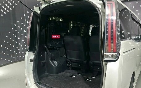 Toyota Esquire I, 2017 год, 2 170 000 рублей, 26 фотография