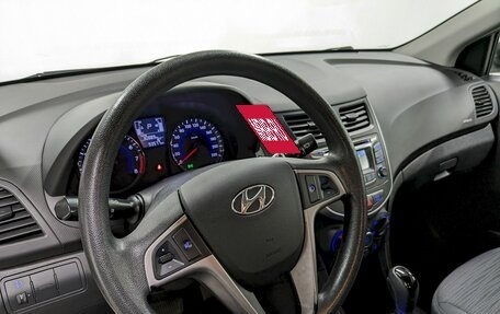 Hyundai Solaris II рестайлинг, 2016 год, 990 000 рублей, 13 фотография