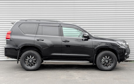 Toyota Land Cruiser Prado 150 рестайлинг 2, 2018 год, 6 200 000 рублей, 5 фотография