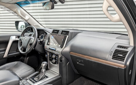 Toyota Land Cruiser Prado 150 рестайлинг 2, 2018 год, 6 200 000 рублей, 12 фотография