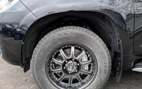 Toyota Land Cruiser Prado 150 рестайлинг 2, 2018 год, 6 200 000 рублей, 19 фотография