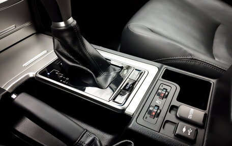 Toyota Land Cruiser Prado 150 рестайлинг 2, 2018 год, 6 200 000 рублей, 27 фотография